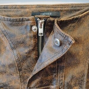Forever 21 Women's Brown Faux Leather Pants Size 6